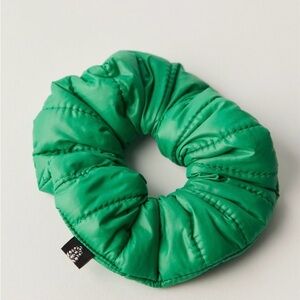 Free People Sports Puffer Scrunchie (Field Goal) NWT